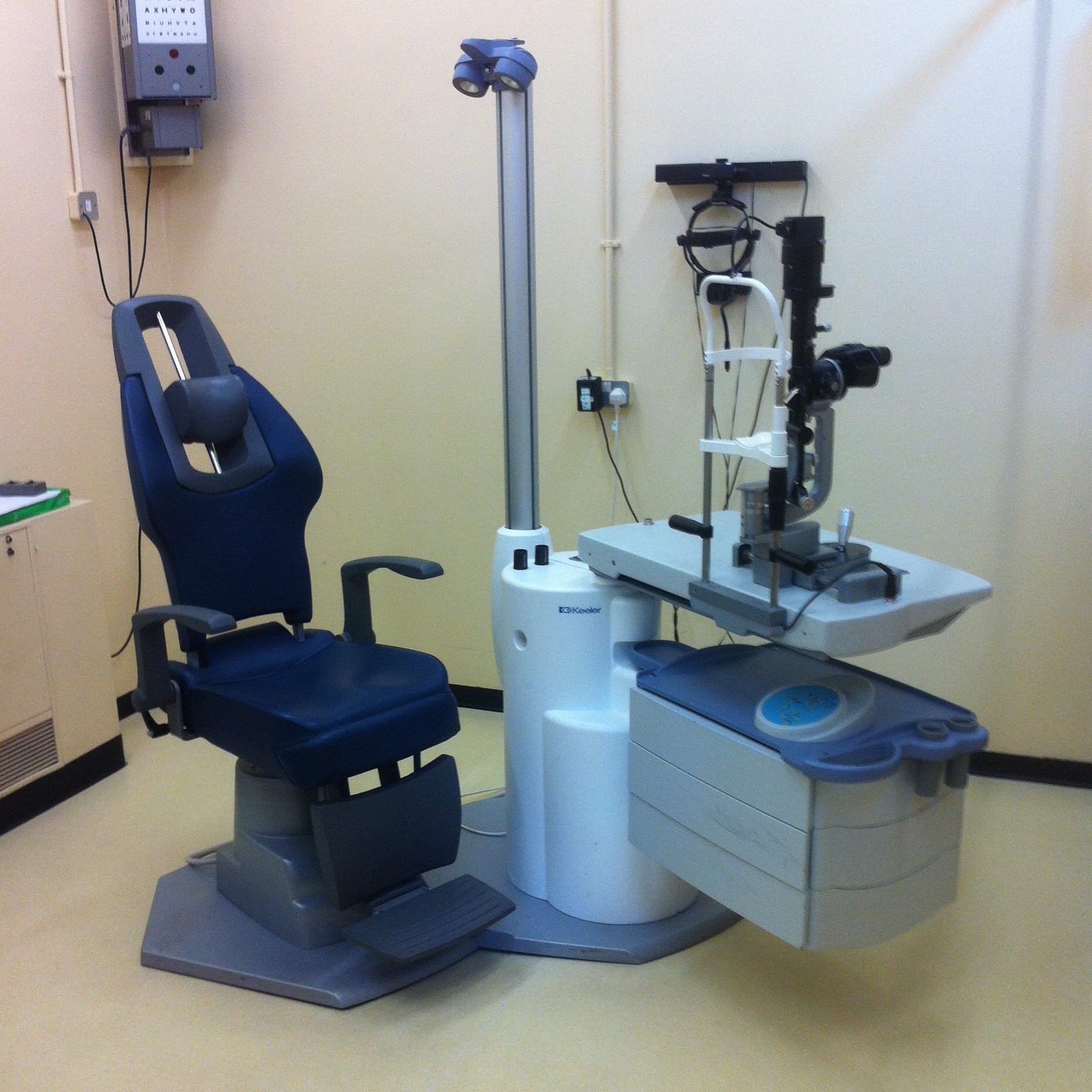 Keeler Compact Refraction Unit With Deluxe Chair Reconditioned
