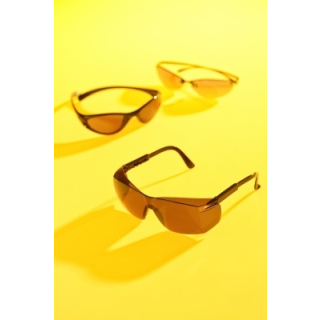 Tinted medical glasses could help colour blind